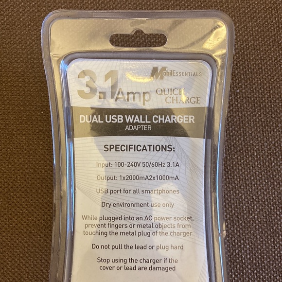 ⚜️3.1 Amp Black Dual Port Wall Charger! NWT! - Picture 4 of 4